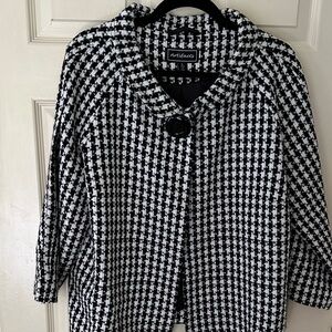 Artifacts Black and White Houndstooth Women's swing Coat